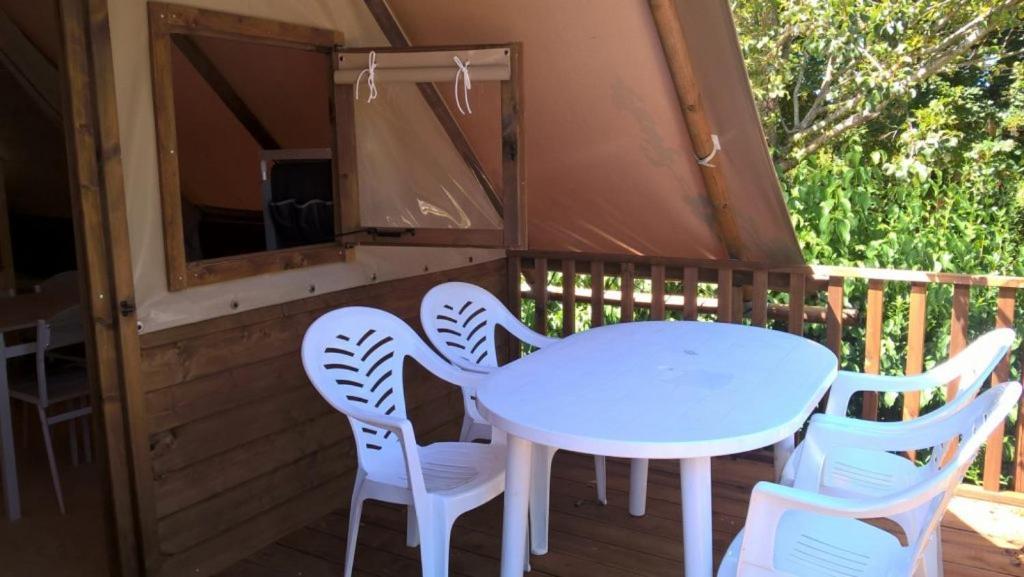 Camping Onlycamp La Confluence Savonnières Exterior foto