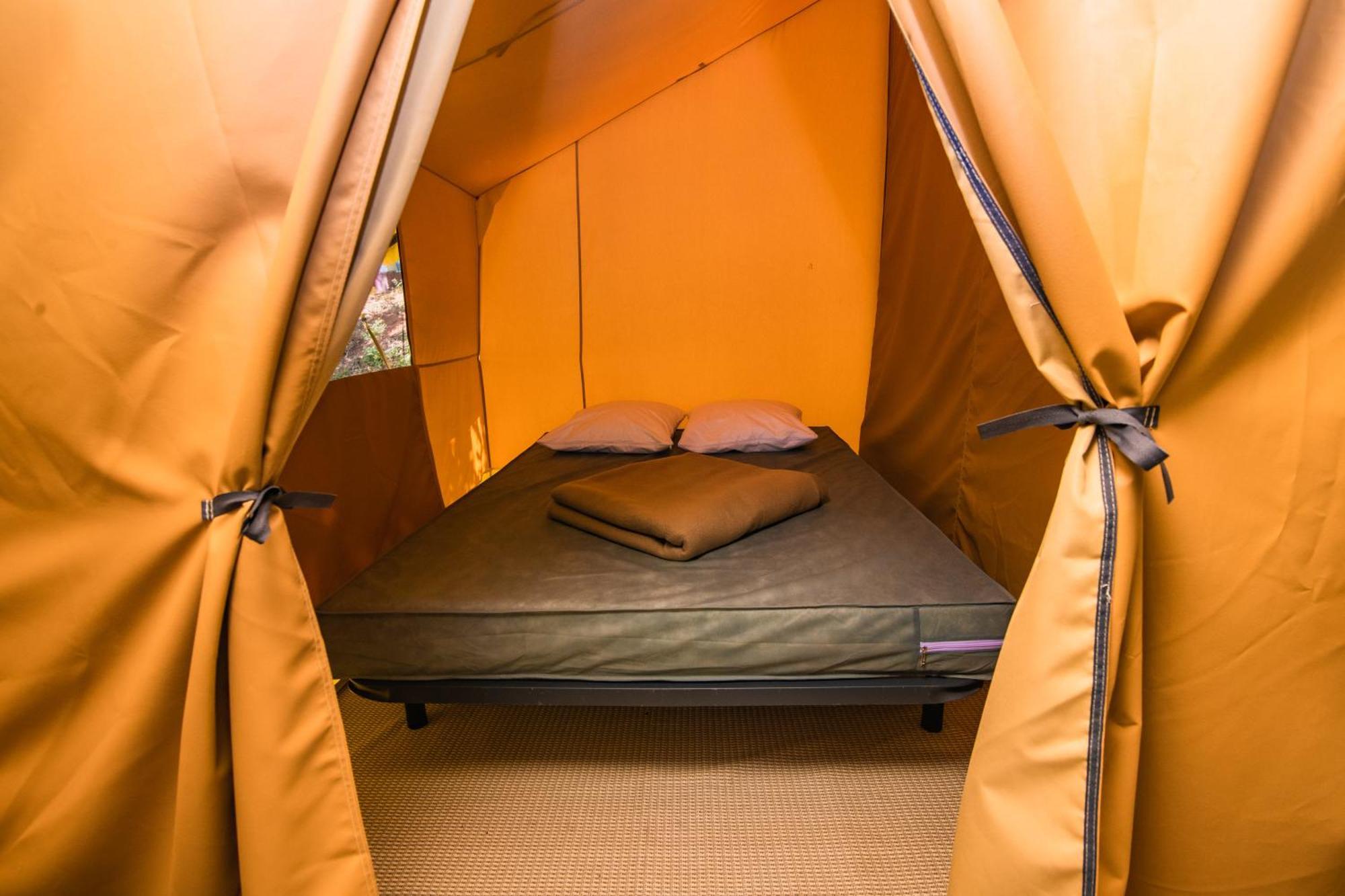 Camping Onlycamp La Confluence Savonnières Exterior foto