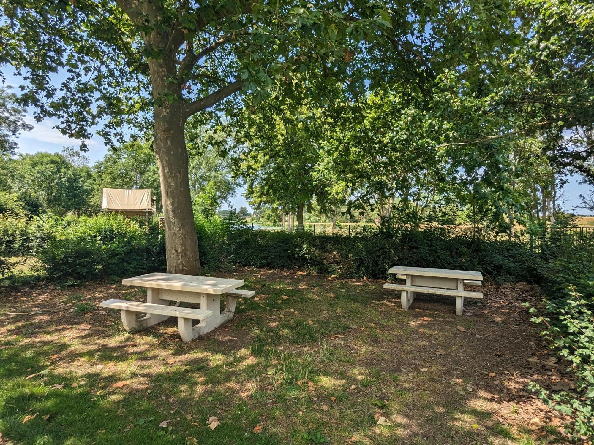 Camping Onlycamp La Confluence Savonnières Exterior foto